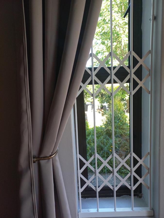 Dreamers Guesthouse - No Loadshedding King William's Town Exterior foto